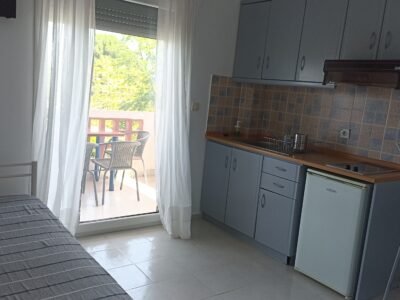 apartment4 (9) (Large).jpg