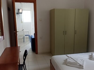 apartment2 (12) (Large).jpg