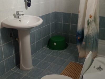 apartment2 (13) (Large).jpg