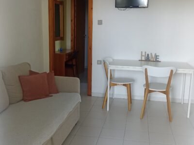 apartment1 (4) (Large).jpg